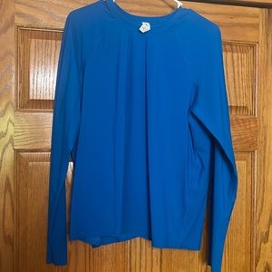 Lululemon sun protection long sleeve top size small.